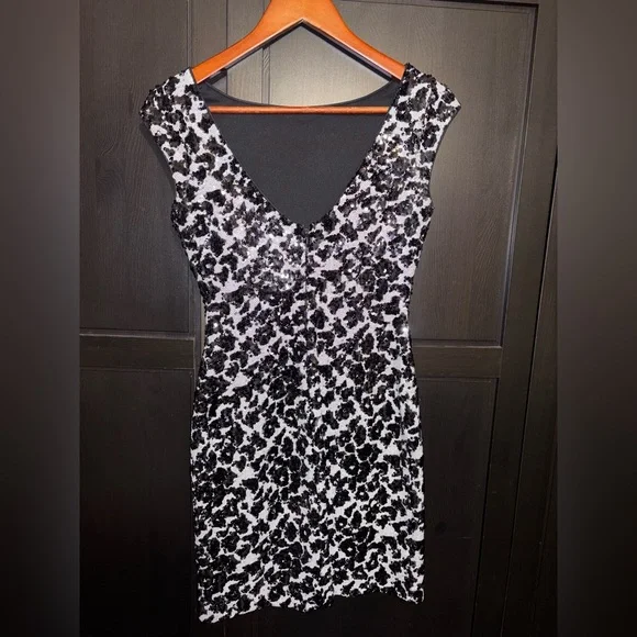 Guess Mini Dress - Picture 2 of 4